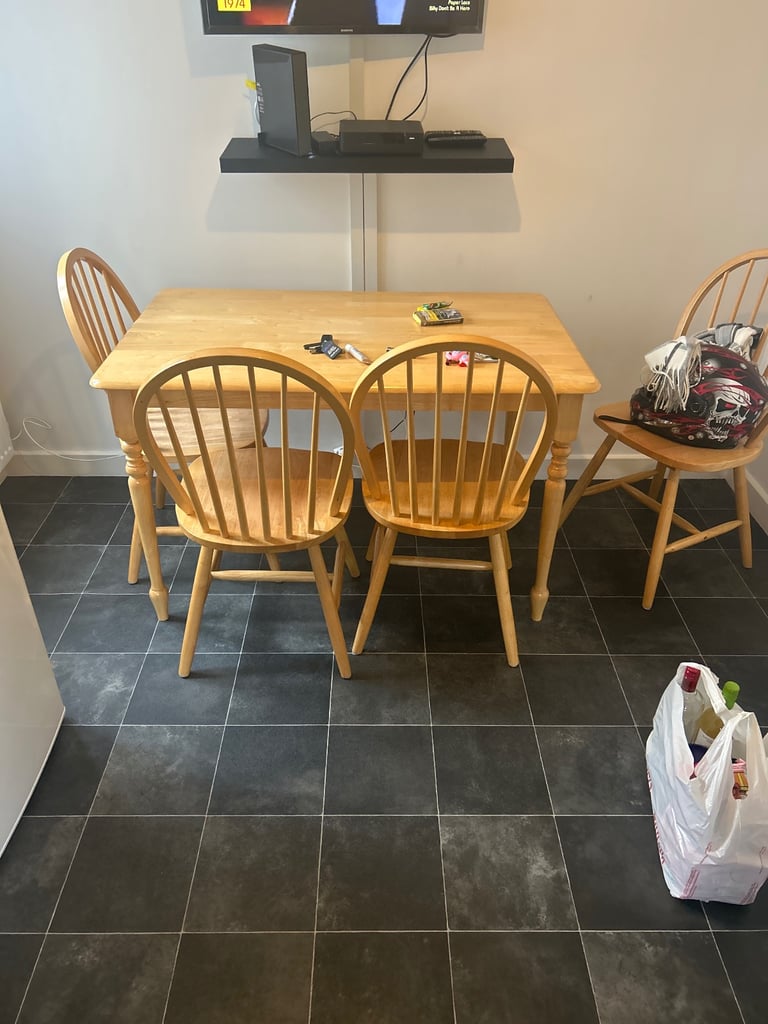 image for Pine table 4xchairs