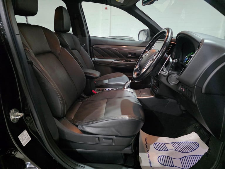 2019 Mitsubishi Outlander 2.4h TwinMotor 13.8kWh 4h CVT 4WD Euro 6 (s/s) 5dr ESTATE Petrol/Electr...