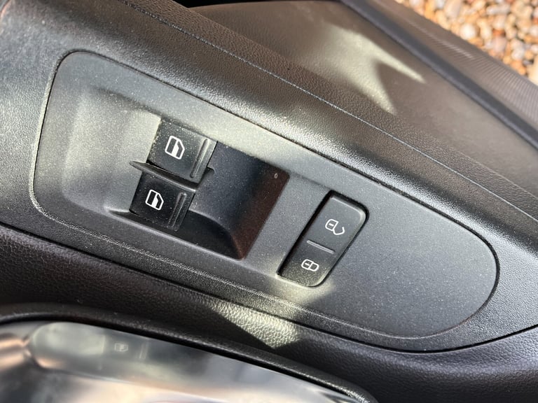 2017 Volkswagen UP! 1.0 Move up Hatchback 5dr Petrol Manual Euro 6 (s/s) (60 ps)