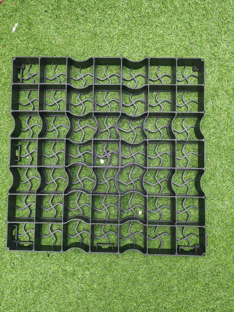 Gravel grids for drives 