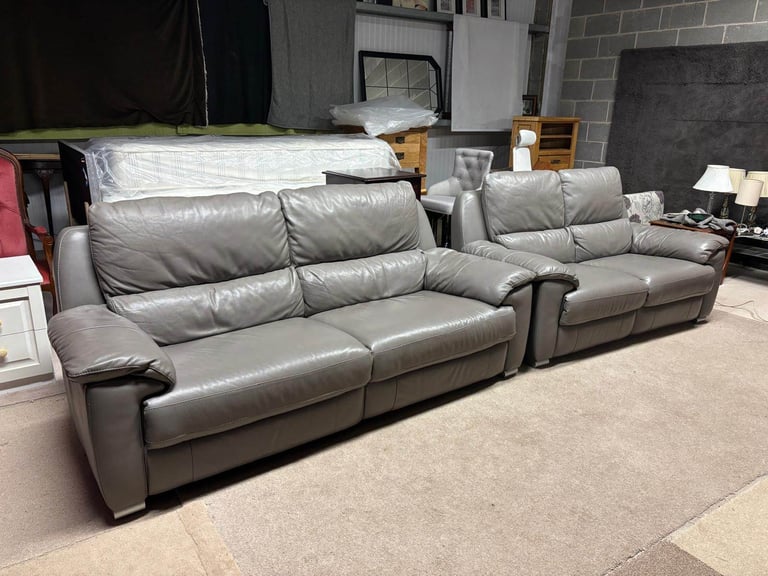 ELECTRIC RECLINER Grey Leather 2 and 3 Seater Sofas excellent condition 