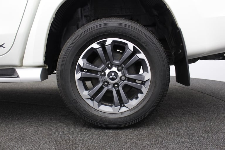 2020 Mitsubishi L200 Doublecab 2.2 Di-D Barbarian X 4WD Automatic Double Cab Pick-up Diesel Autom...