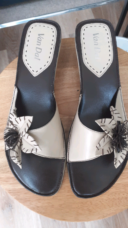 Van dal top sandals sale