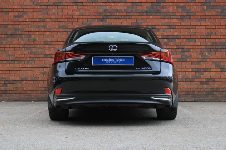 2018 Lexus IS 2.5 300h Sport E-CVT Euro 6 (s/s) 4dr SALOON Petrol/Electric Hybrid Automatic