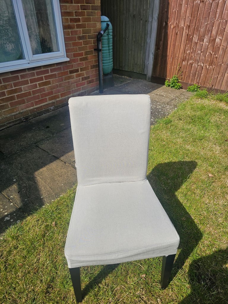 IKEA Dining Table Extendable with 4 chairs