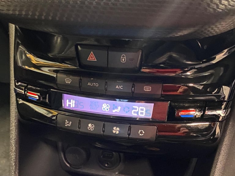 PEUGEOT 208 1.2 PureTech GT Line 2015