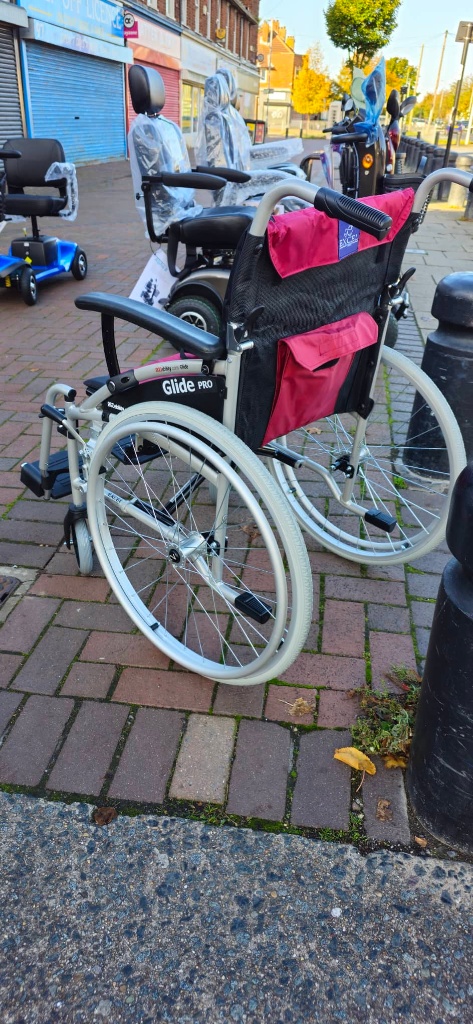 Wheel chair self propelled g lite pro 