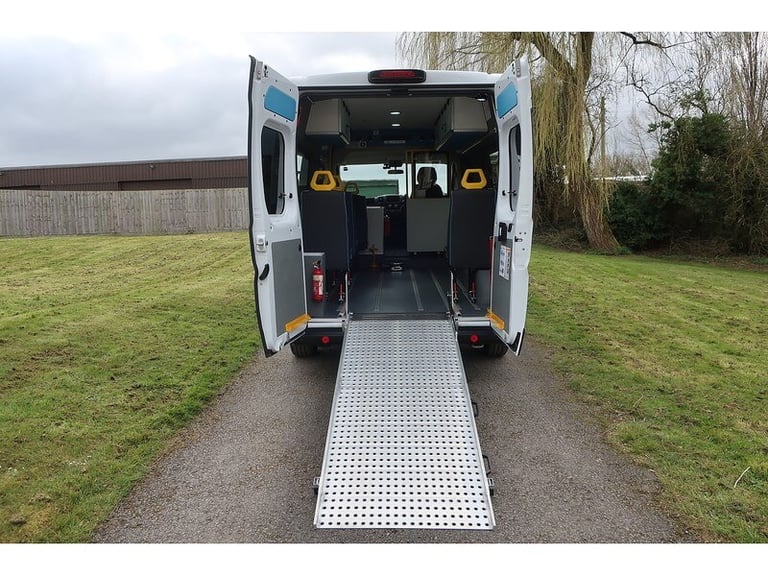 2024 Peugeot Boxer 2.2 BlueHDi 335 L3 H2 Professional Premium + Wheelchair Accessible Minibus  Mi...
