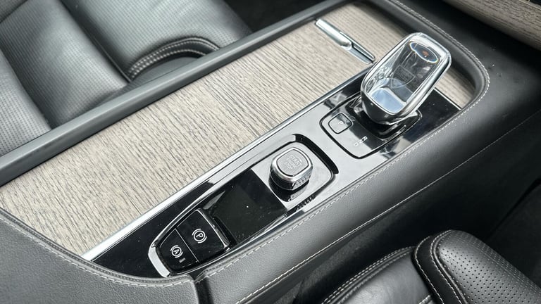 2021 Volvo XC90 2.0 T8 Recharge PHEV Inscription Pro 5dr AWD Auto ESTATE PETROL/ELECTRIC Automatic