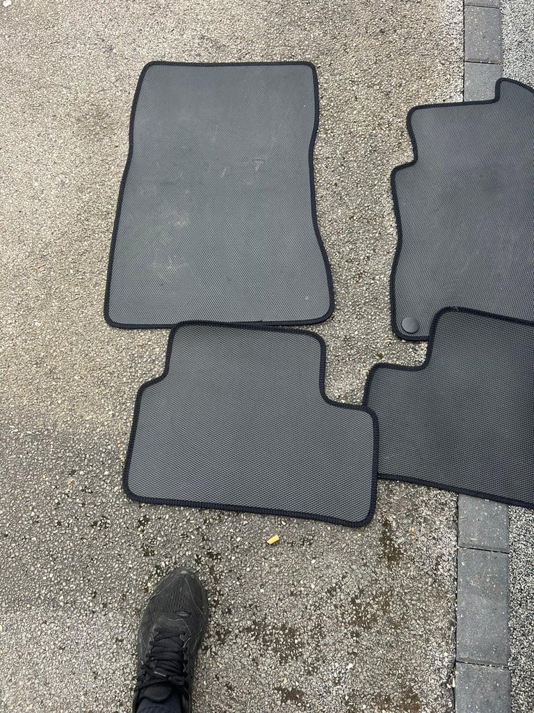 Mercedes a class rubber matts 