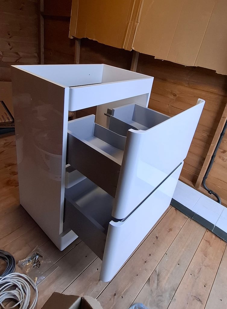 EASY BATHROOMS 600mm Vanity Unit