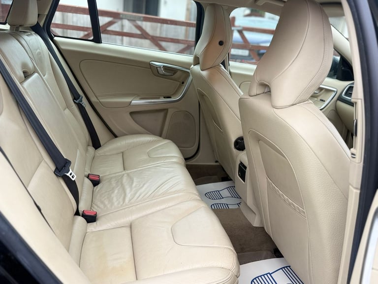 Volvo V60 SE Lux Nav Geartronic Diesel Automatic-Full service history