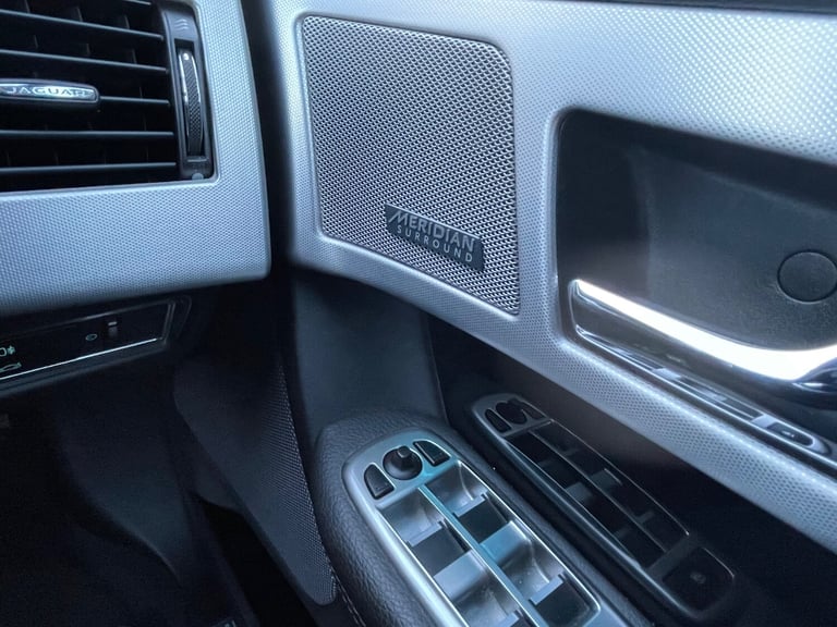 2015 Jaguar XF 2.2 D R-SPORT BLACK SPORTBRAKE ESTATE 5-Door 1 OWNER CAR