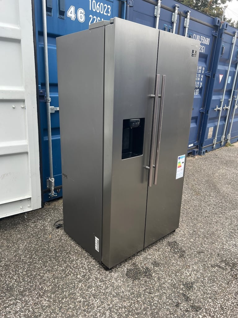 SAMSUNG AMERICAN FRIDGE FREEZER FOR SALE