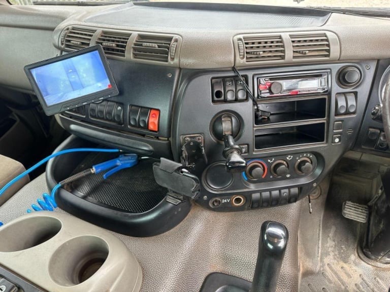 DAF CF 85.410 8x4 HUB REDUCTION MANUAL CHASSIS CAB