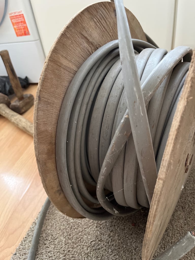 Part reel of twin & earth cable. 
