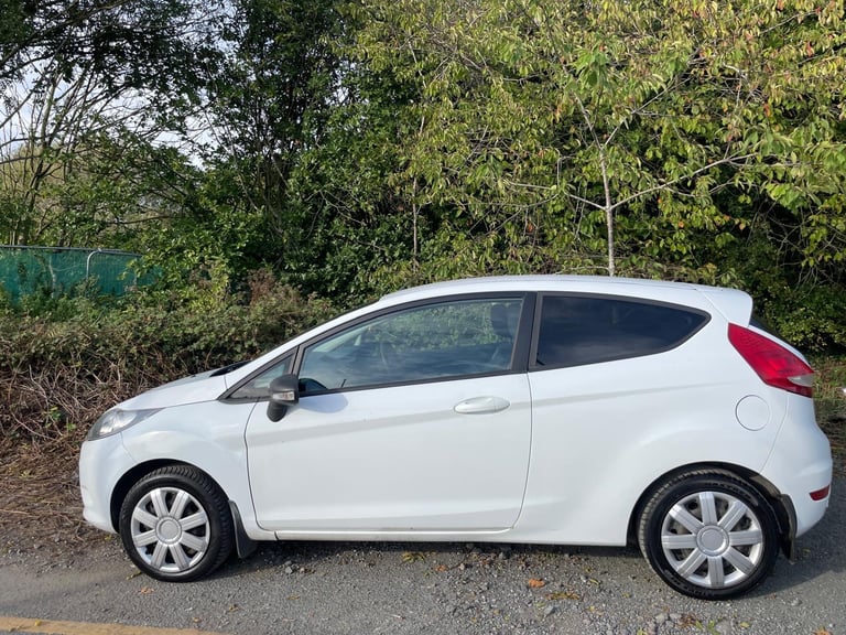 FORD FIESTA 1.2 STYLE 09 REG WHITE 3 DOOR MOT APRIL 5TH 2026 SERVICE HISTORY LOW INSURANCE 48+MPG