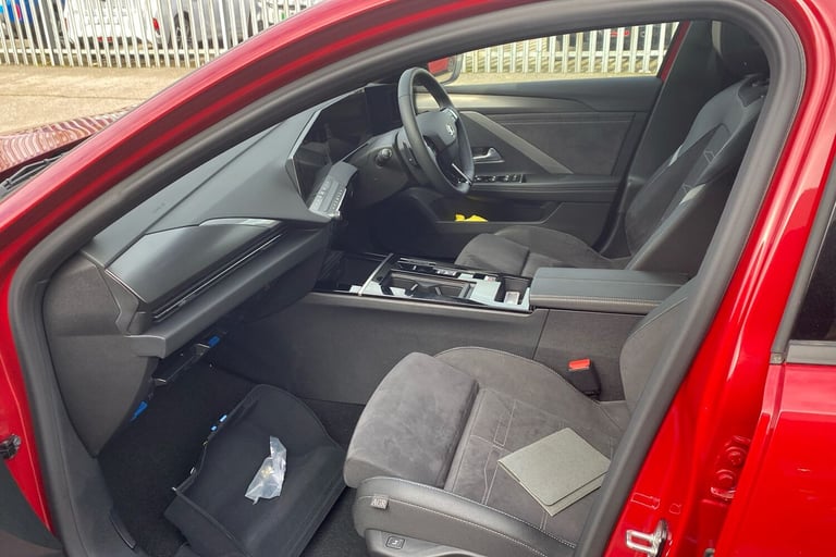  Vauxhall Astra 1.2 Turbo Ultimate Hatchback 5dr Petrol Auto Euro 6 s/s 130 Ps