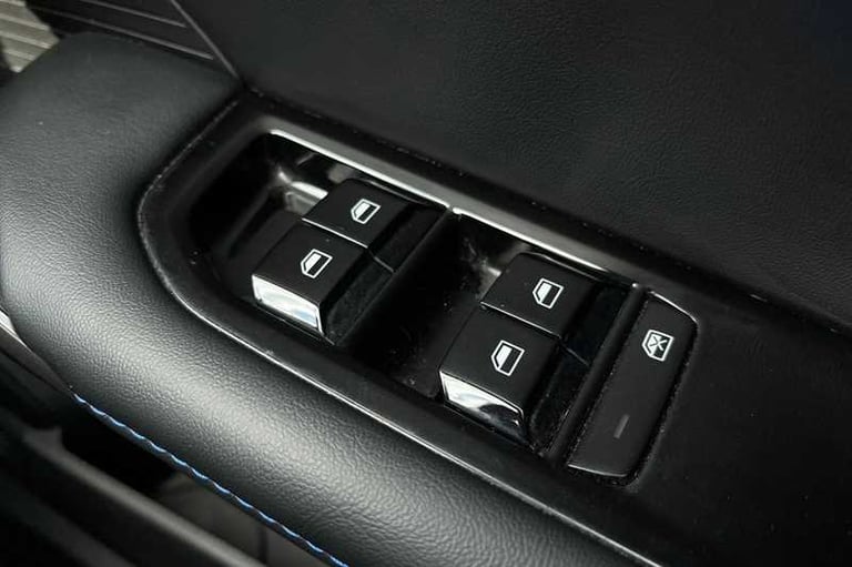 2023 MG MG4 64kWh Trophy Long Range Hatchback 5dr Electric Auto (203 ps) Hatchback Electric Autom...