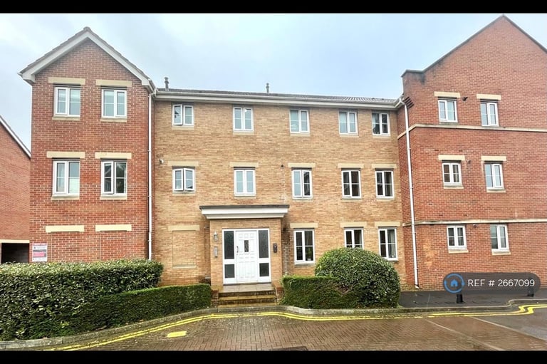 2 bedroom flat in Hedgers Close, Ashton, Bristol, BS3 (2 bed) (#2667099)