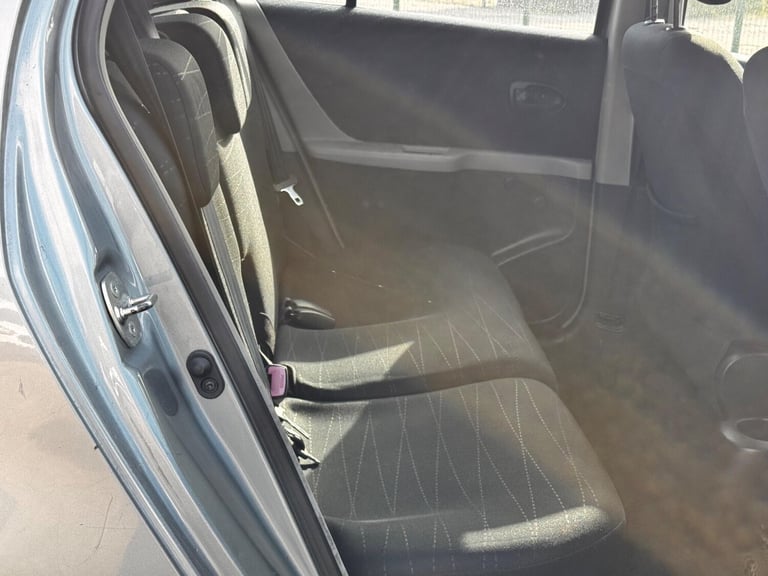  Toyota Yaris 1.3 VVT-i Zinc Hatchback 5dr Petrol Manual (141 g/km, 85 bhp) Petrol Manual