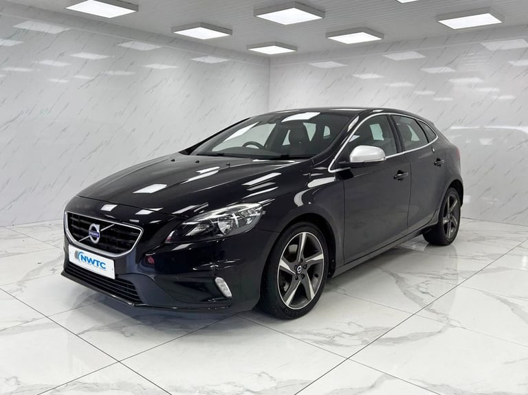 2016 Volvo V40 2.0 D2 R-Design Hatchback 5dr Diesel Manual Euro 6 (s/s) (120 ps) 1 FORMER Hatchba...