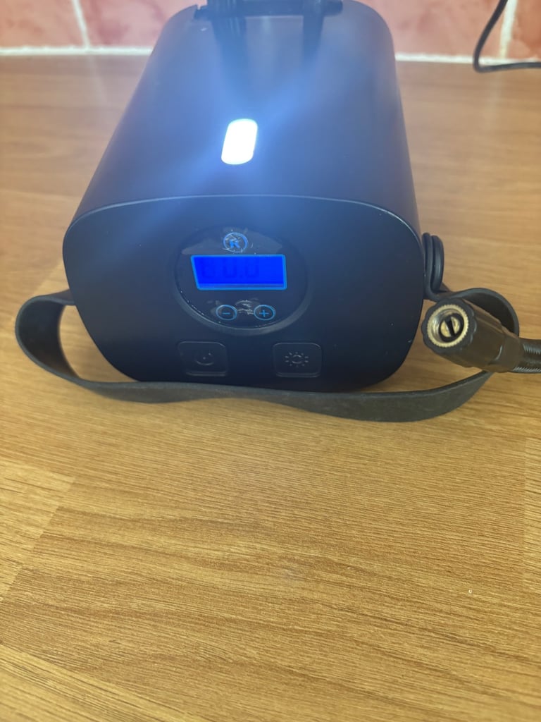 Air compressor/Tyre inflator 