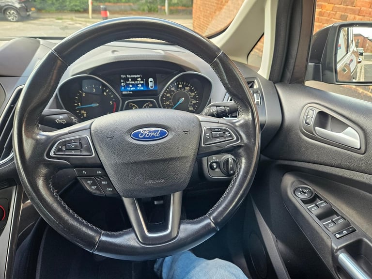 Ford C-Max 1.5 tdci titanium mpv in spotless condition 