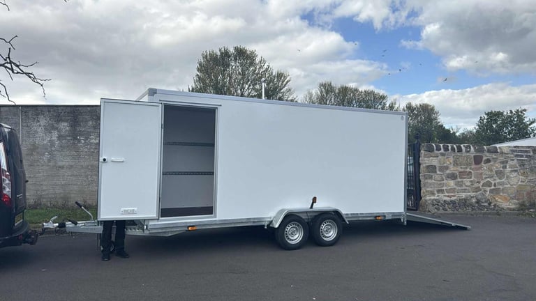 BRAND NEW NIEWIADOW 5M x 2M x 2M TWIN AXLE BOX TRAILER WITH RAMP AND SIDE DOOR 2700KG BRAKED