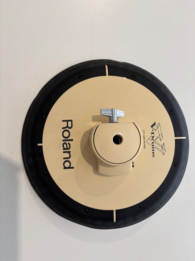 6 piece Electric Roland Drum kit plus hardware