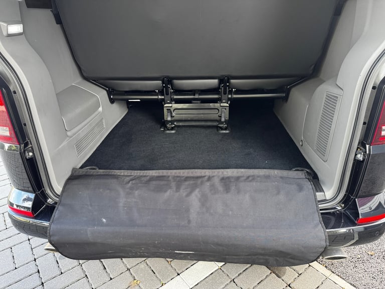 2020 Volkswagen Transporter Shuttle 2.0 TDI 150PS SE Minibus DSG MPV Diesel Automatic