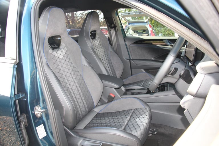 2025 Volkswagen Touran R-LINE ETSI DSG Estate Petrol Automatic