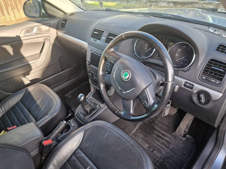 Skoda, YETI, Hatchback, 2012, Manual, 1968 (cc), 5 doors