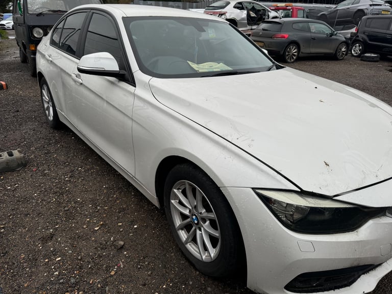 BMW f30 316i se 2016 white BREAKING FOR PARTS 