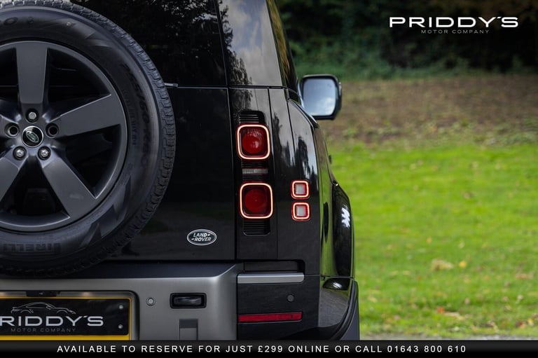 LAND ROVER DEFENDER 90 2.0 P300 X-Dynamic HSE - Amazing spec. Massive presence.