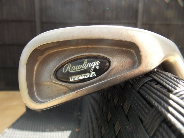 Mens Right Handed Knight Tour Series Golf Club Set + Bag, Balls and Tees