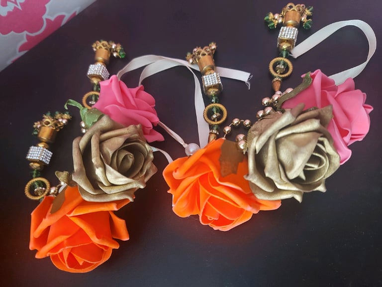 image for Artifical flowers bracelets