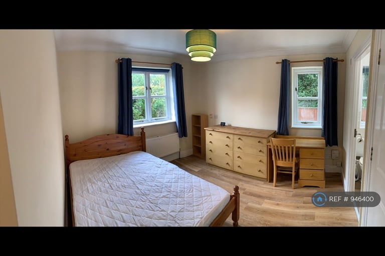 2 bedroom flat in Clevedon House, Oxford, OX3 (2 bed) (#946400)