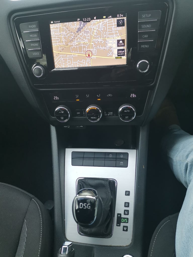 Skoda, OCTAVIA, Estate, 2017, Semi-Auto, 1598 (cc), 5 doors