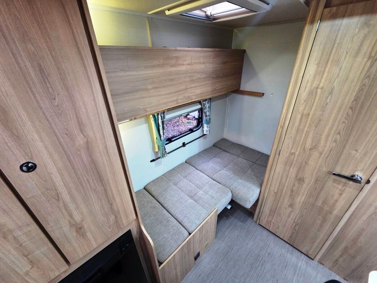 Elddis Xplore 304 2016 Lightweight & Compact 4 Berth Touring Caravan