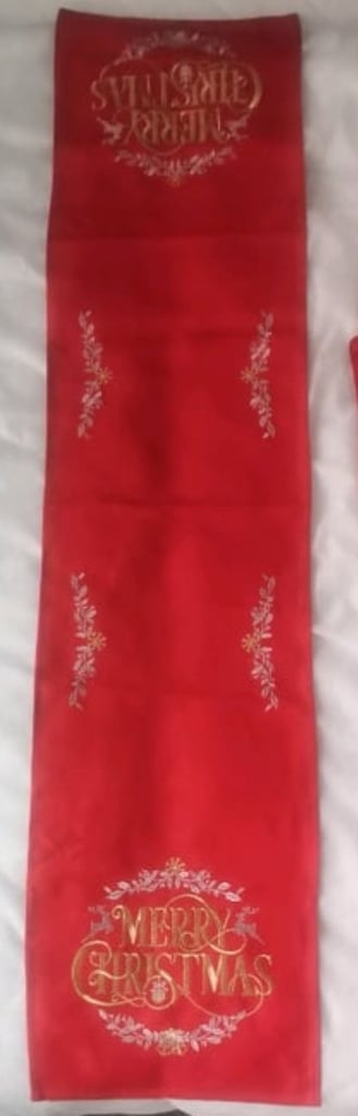 Christmas Table Runner & Napkins 