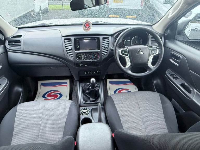 2020 Mitsubishi L200 2.2 DI-D DC 4Life Pickup Double Cab 4dr Diesel Manual 4WD Euro 6 (s/s) (150 ...