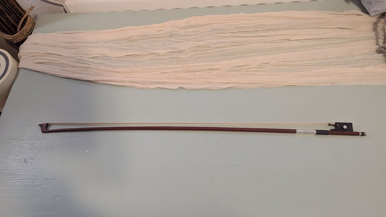 Full size violin bow 