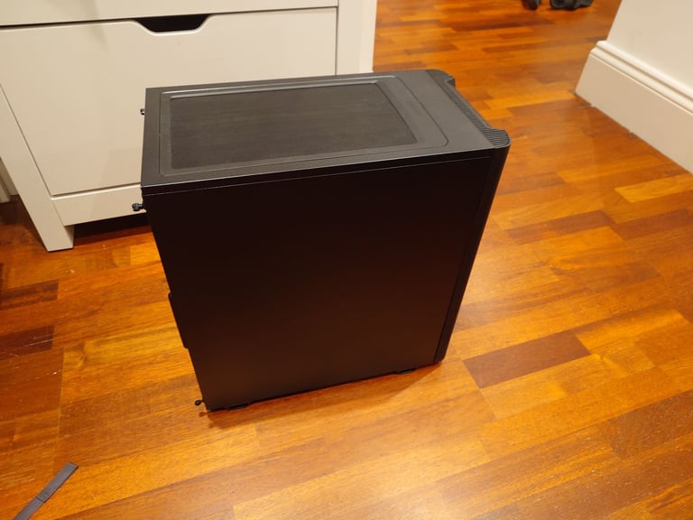 image for Be Quiet! Pure Base 501 Mid Tower Case