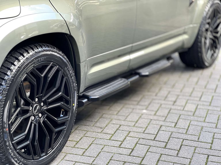 2020 Land Rover Defender 110 2.0 SD4 S SUV + BODYKIT + 22 ALLOYS + 5dr Diesel Auto 4WD Euro 6 (s/...