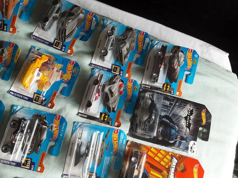 100 Hotwheels Character Collectors Cars 