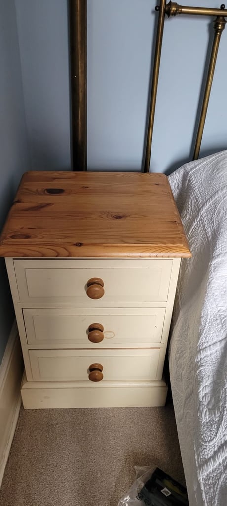 Bedside cabinet