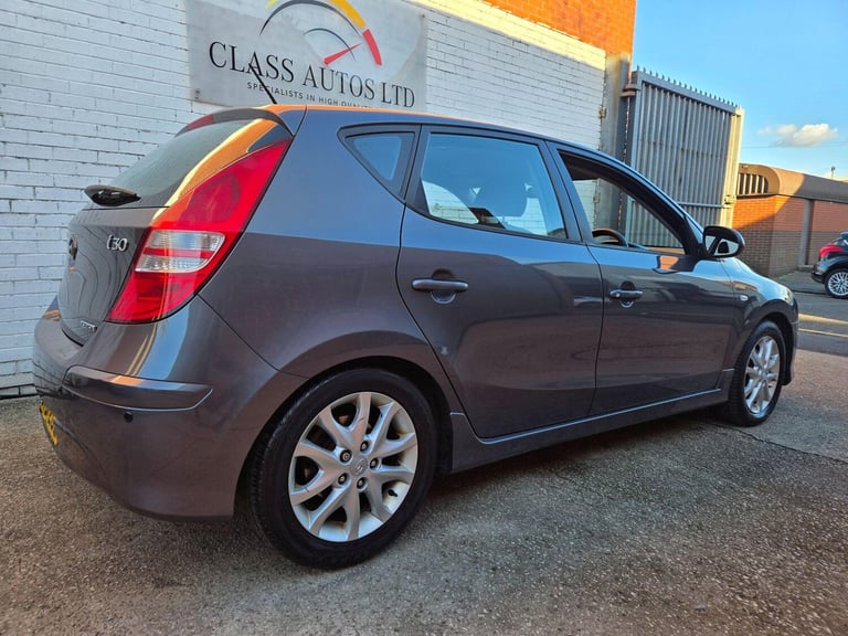 2011 Hyundai i30 1.6 CRDi Comfort Auto Euro 4 5dr HATCHBACK Diesel Automatic