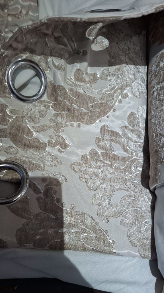 Stool/coffee table & curtains