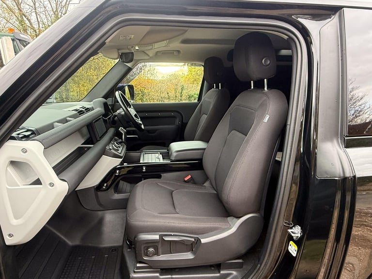  Land Rover Defender 90 3.0 D250 MHEV Hard Top SUV Auto 4WD SWB Euro 6 (s/s) 3dr Diesel Automatic